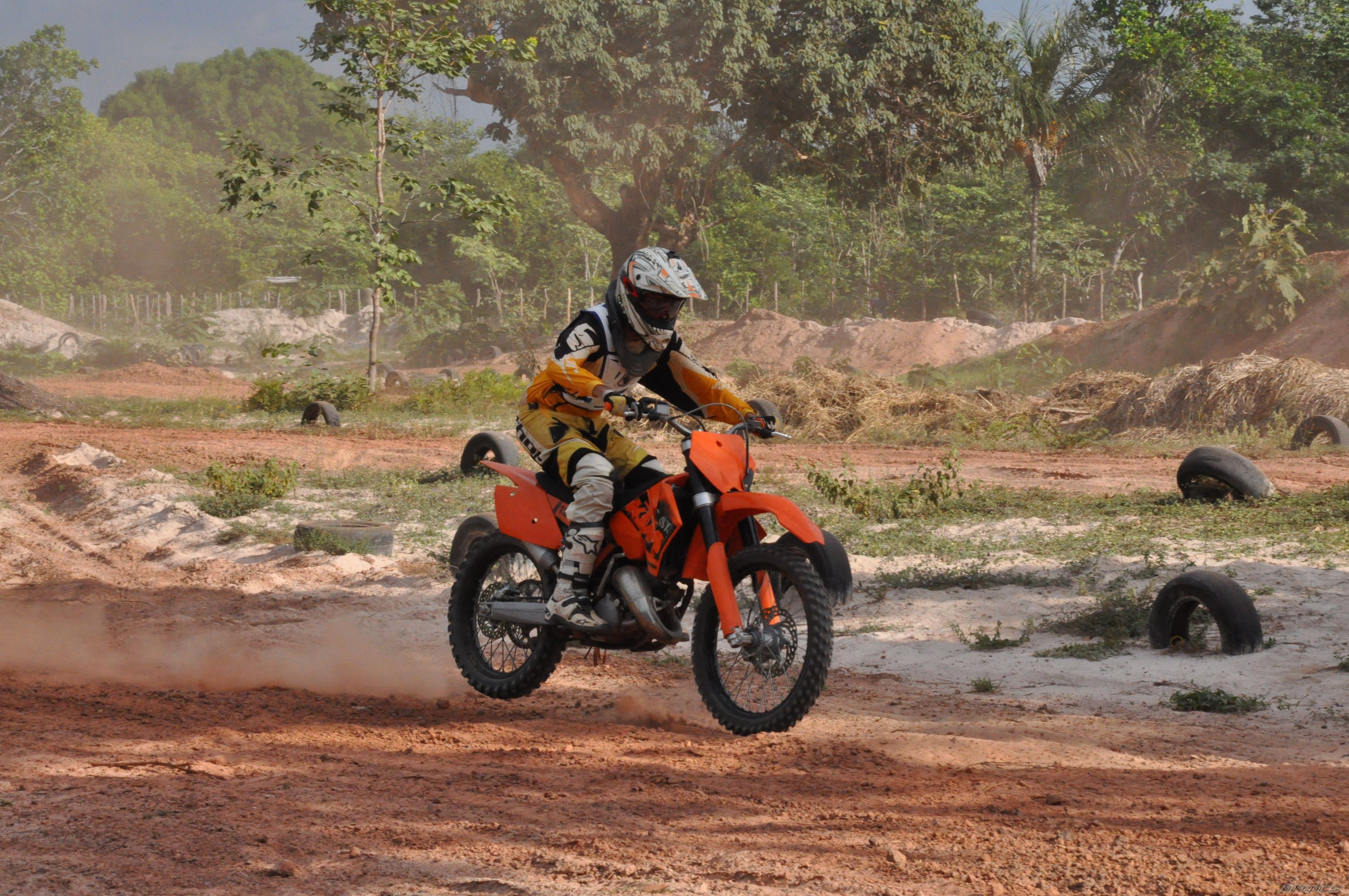 Bike Photo 1870599