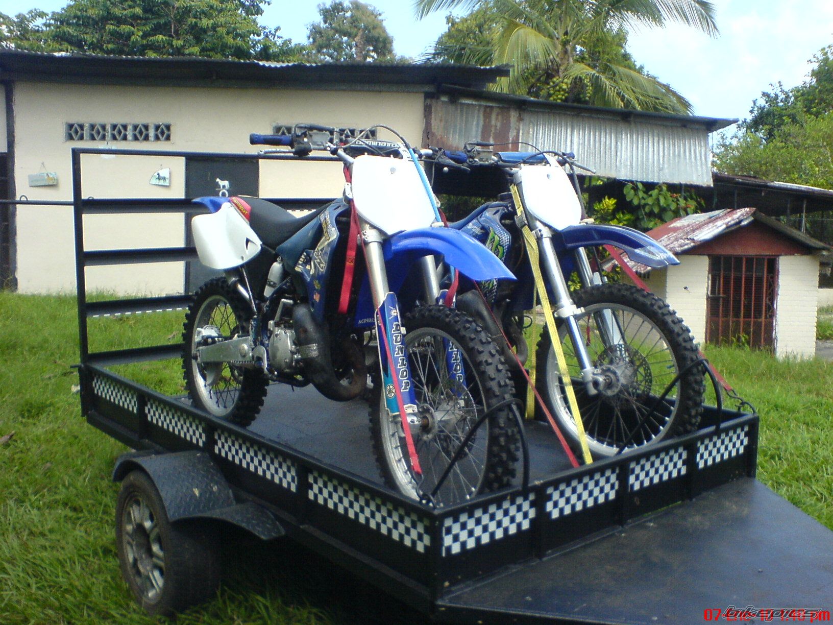 Photo 1871764