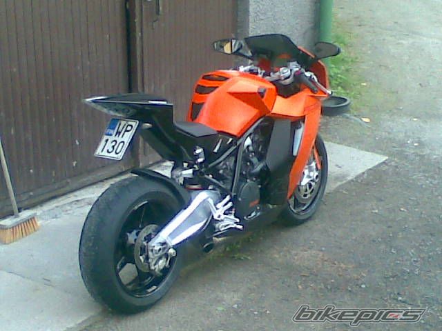 Photo 1872036