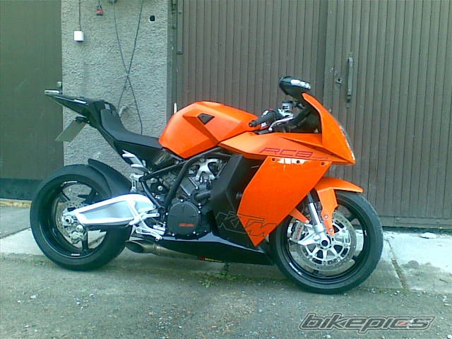 Photo 1872037