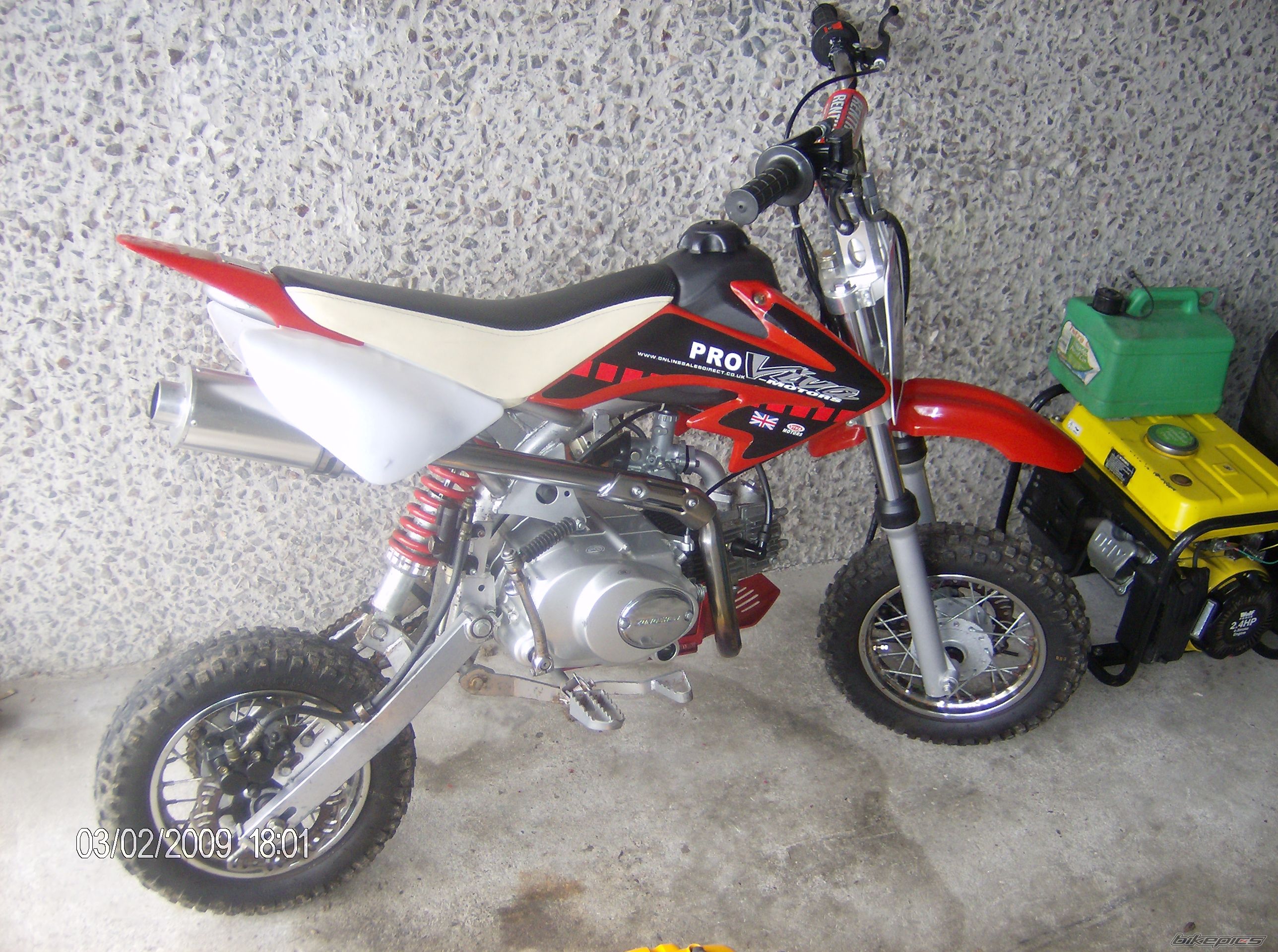 Photo 1872174