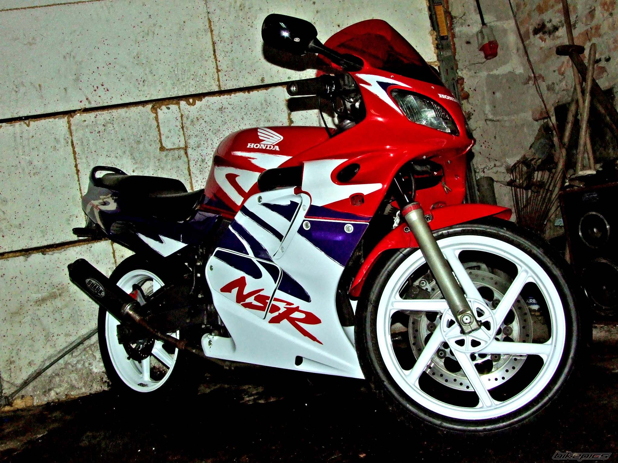 Photo 1872704