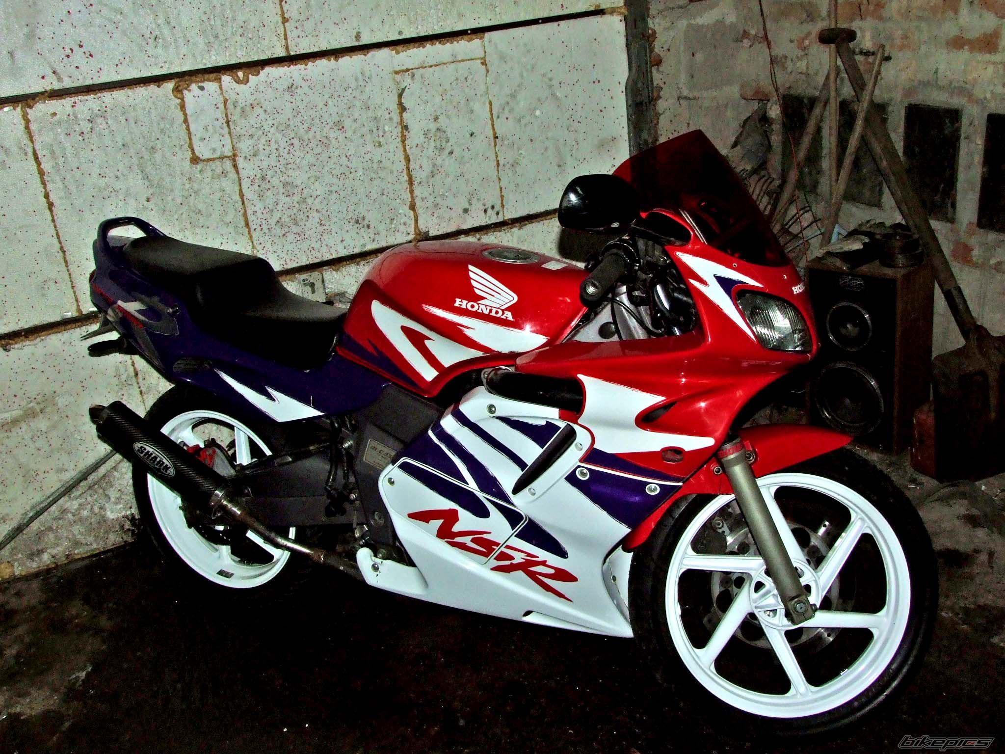 Photo 1872708