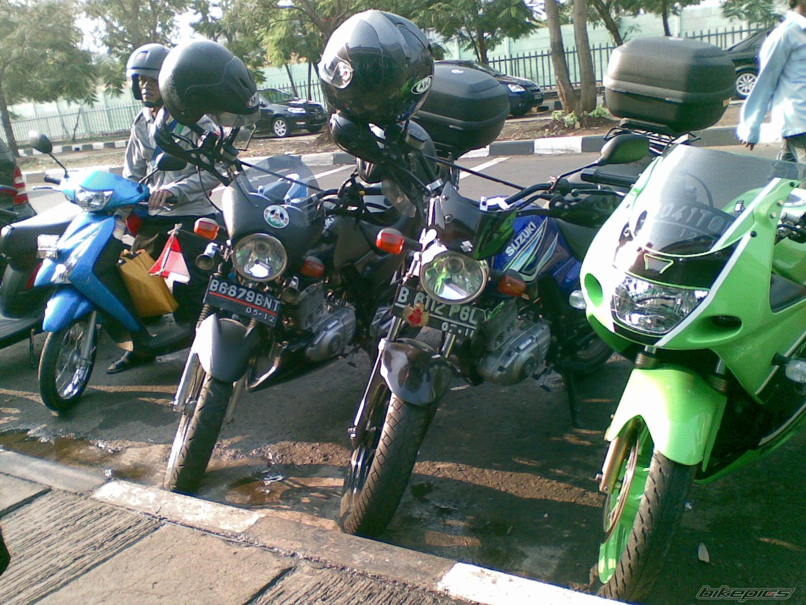 Photo 1873438