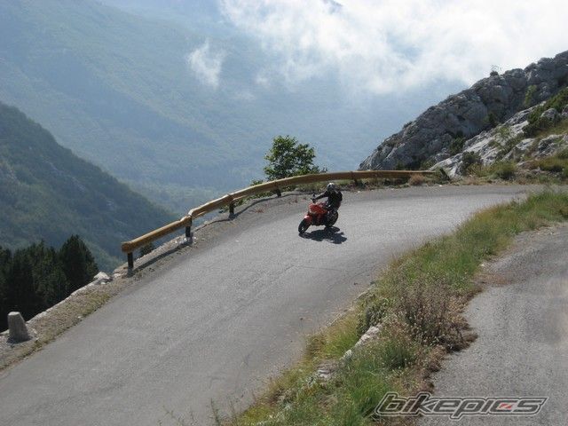 Photo 1873664