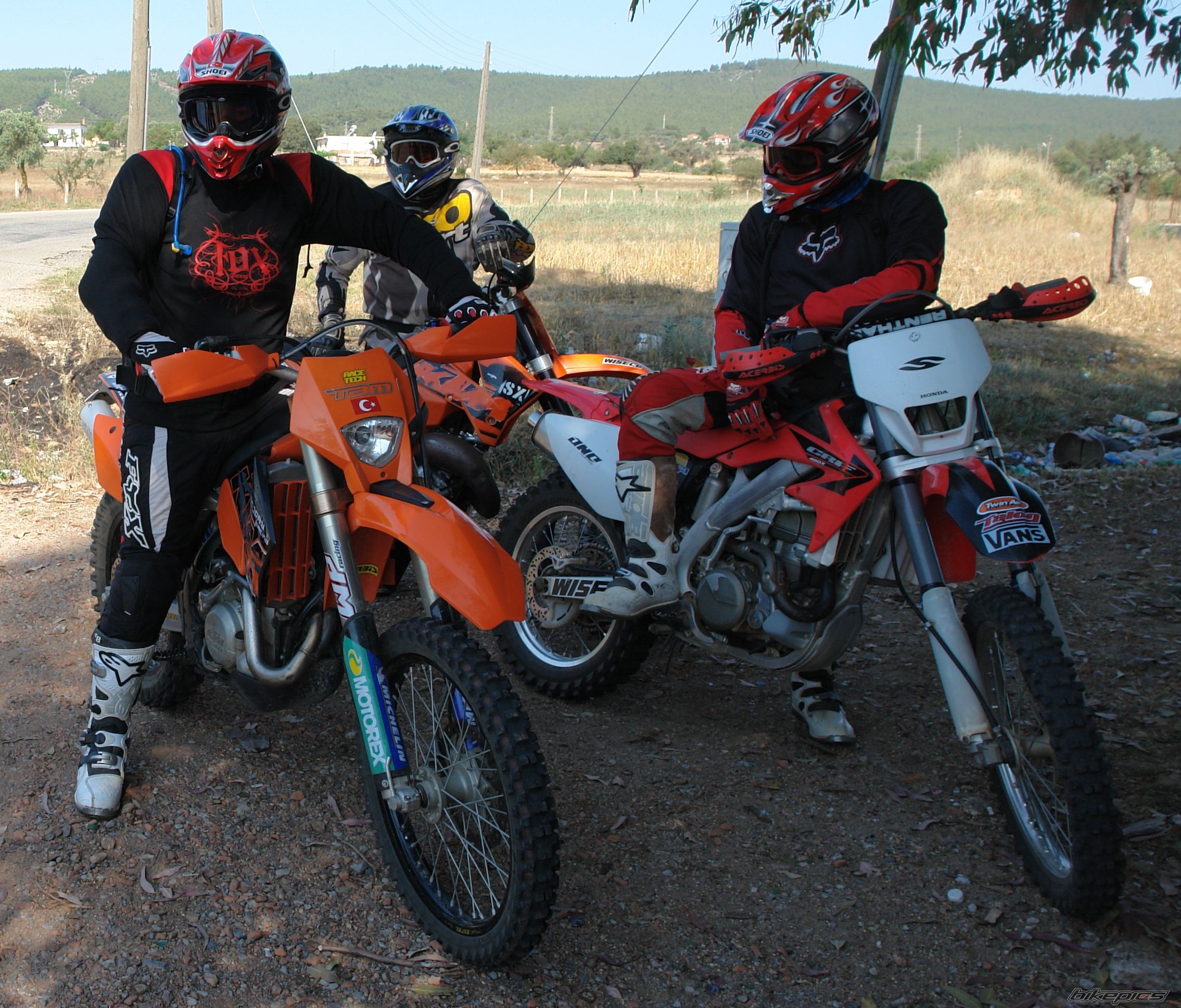 Photo 1874137