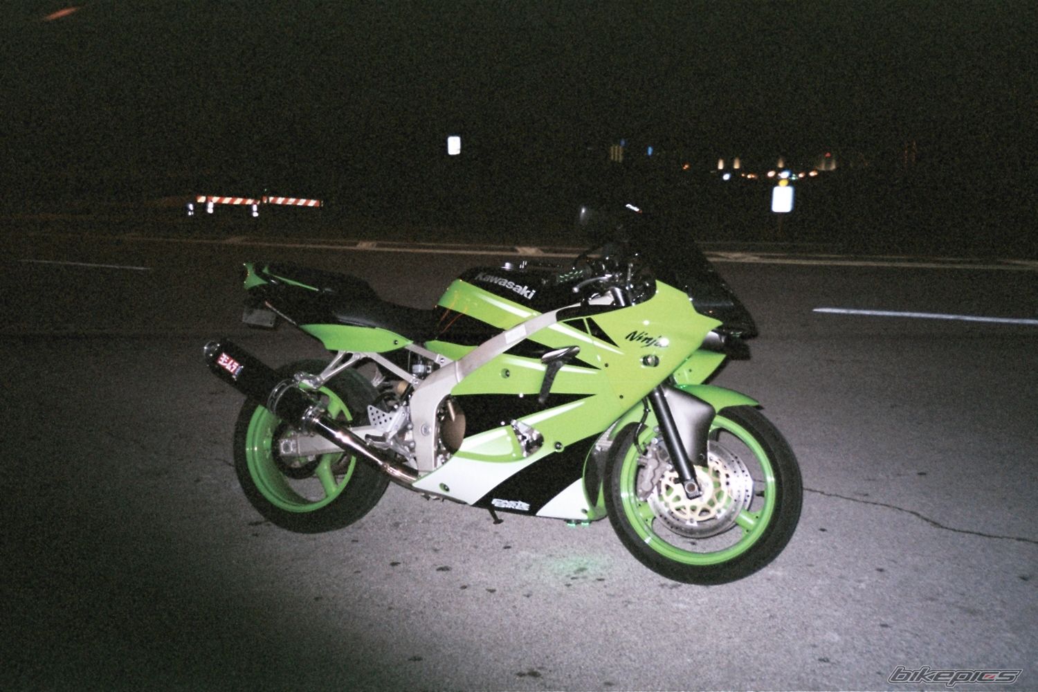 Photo 1875056