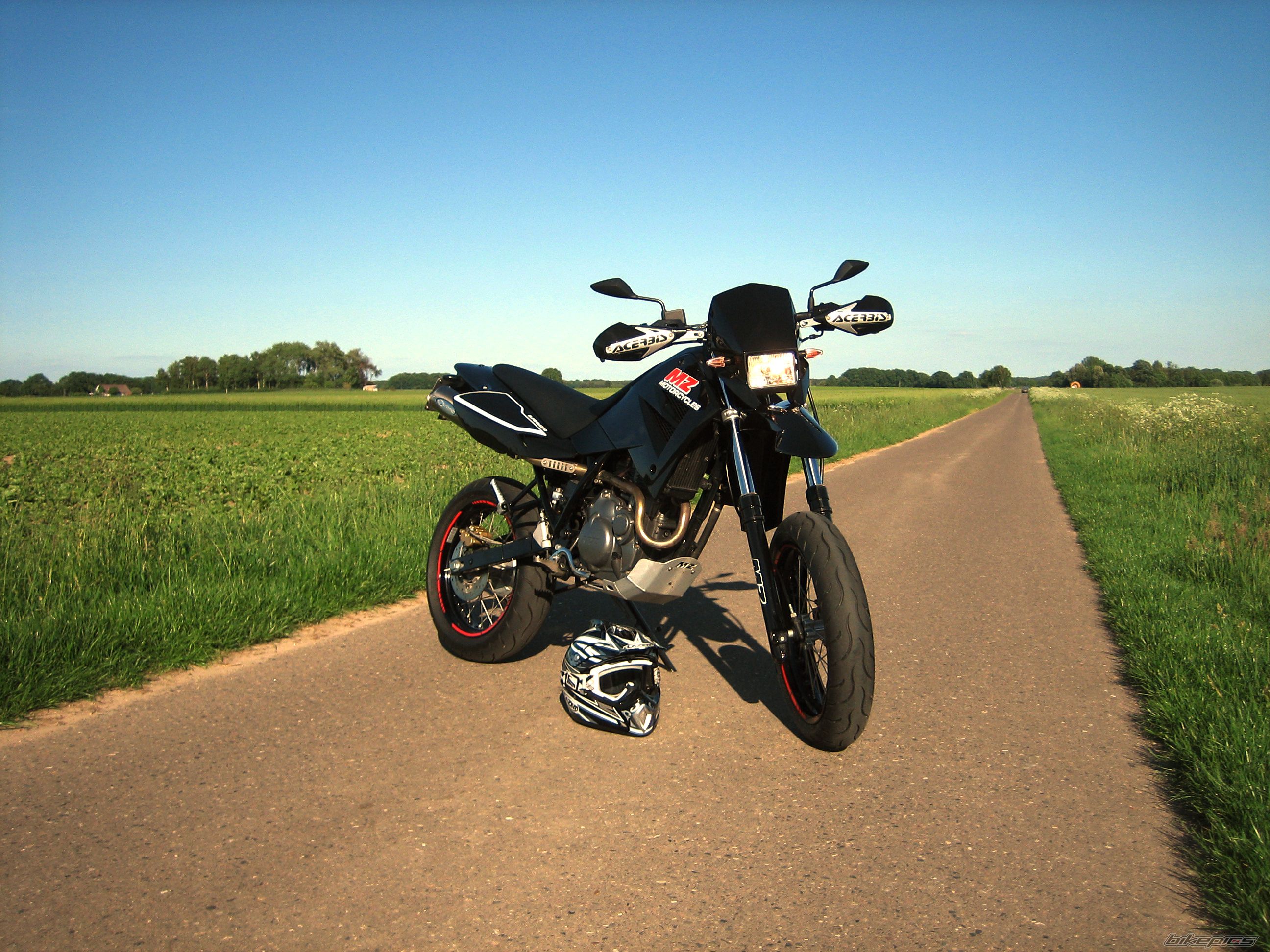 Bike Photo 1875332