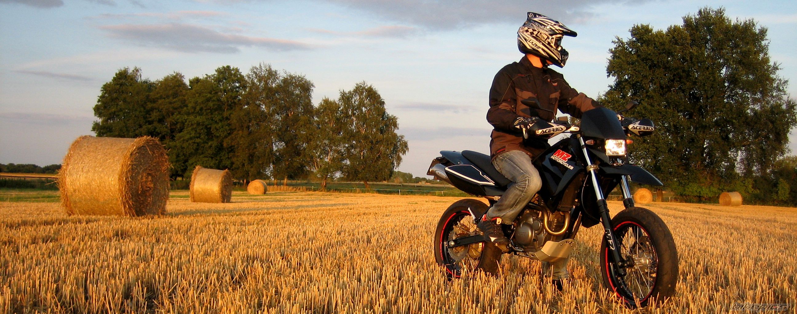 Bike Photo 1875335