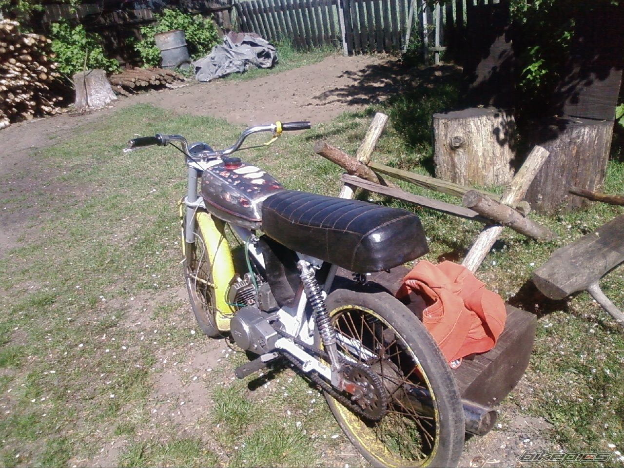 Photo 1875878