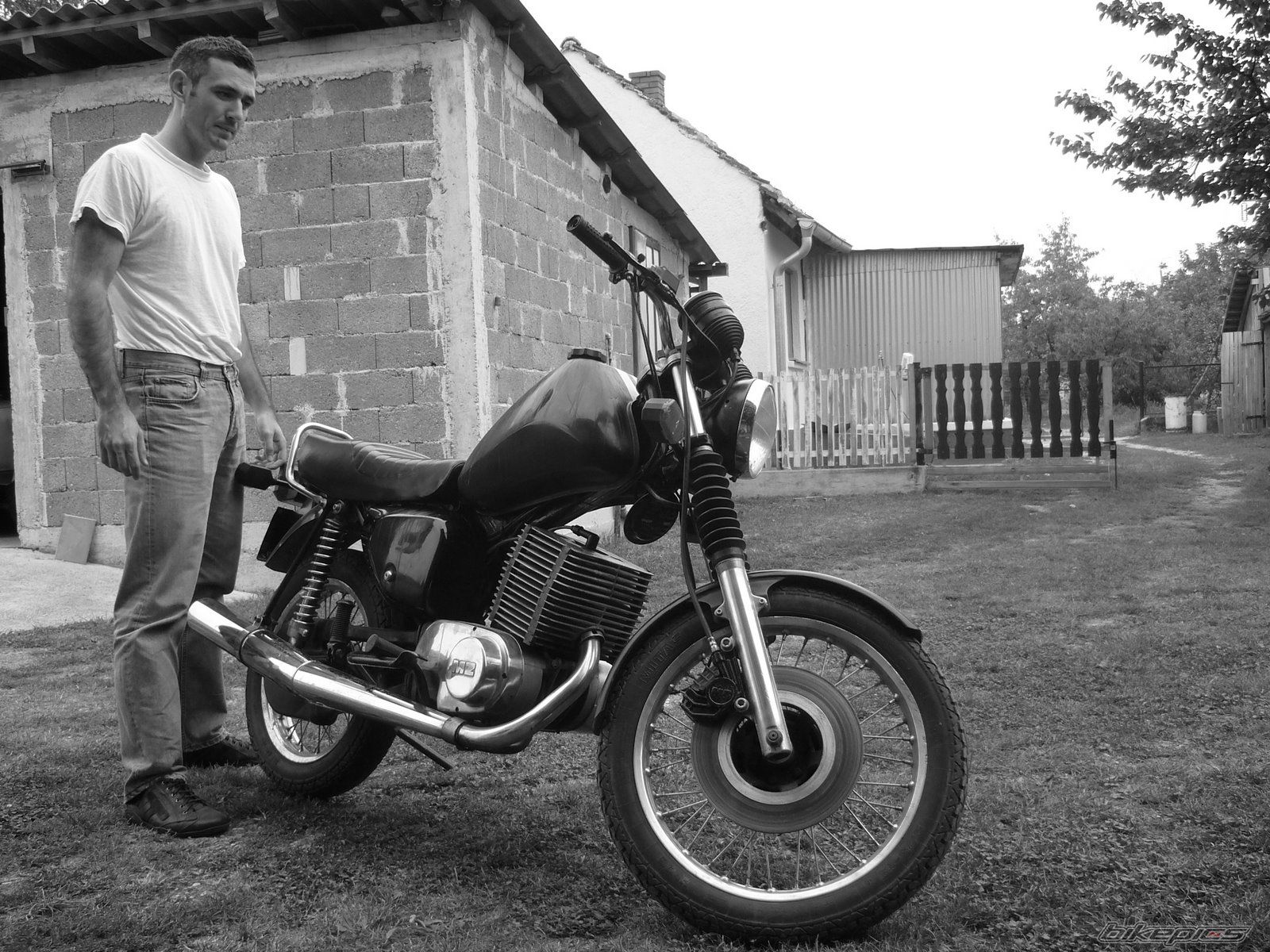 Bike Photo 1876388