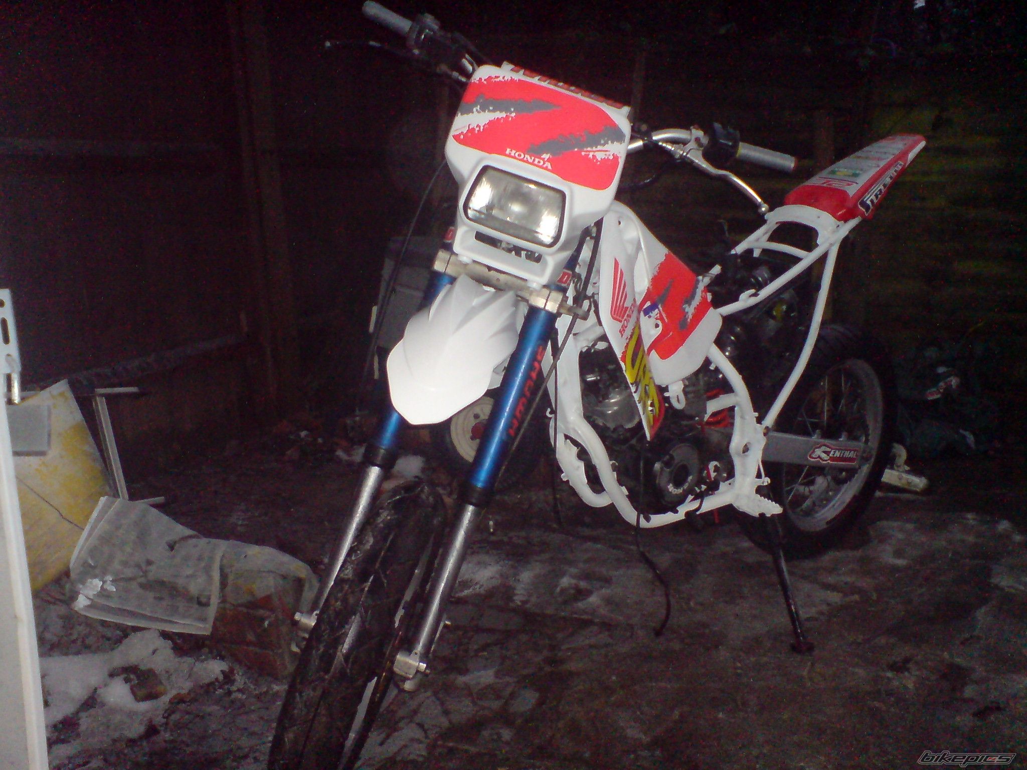 Photo 1877066