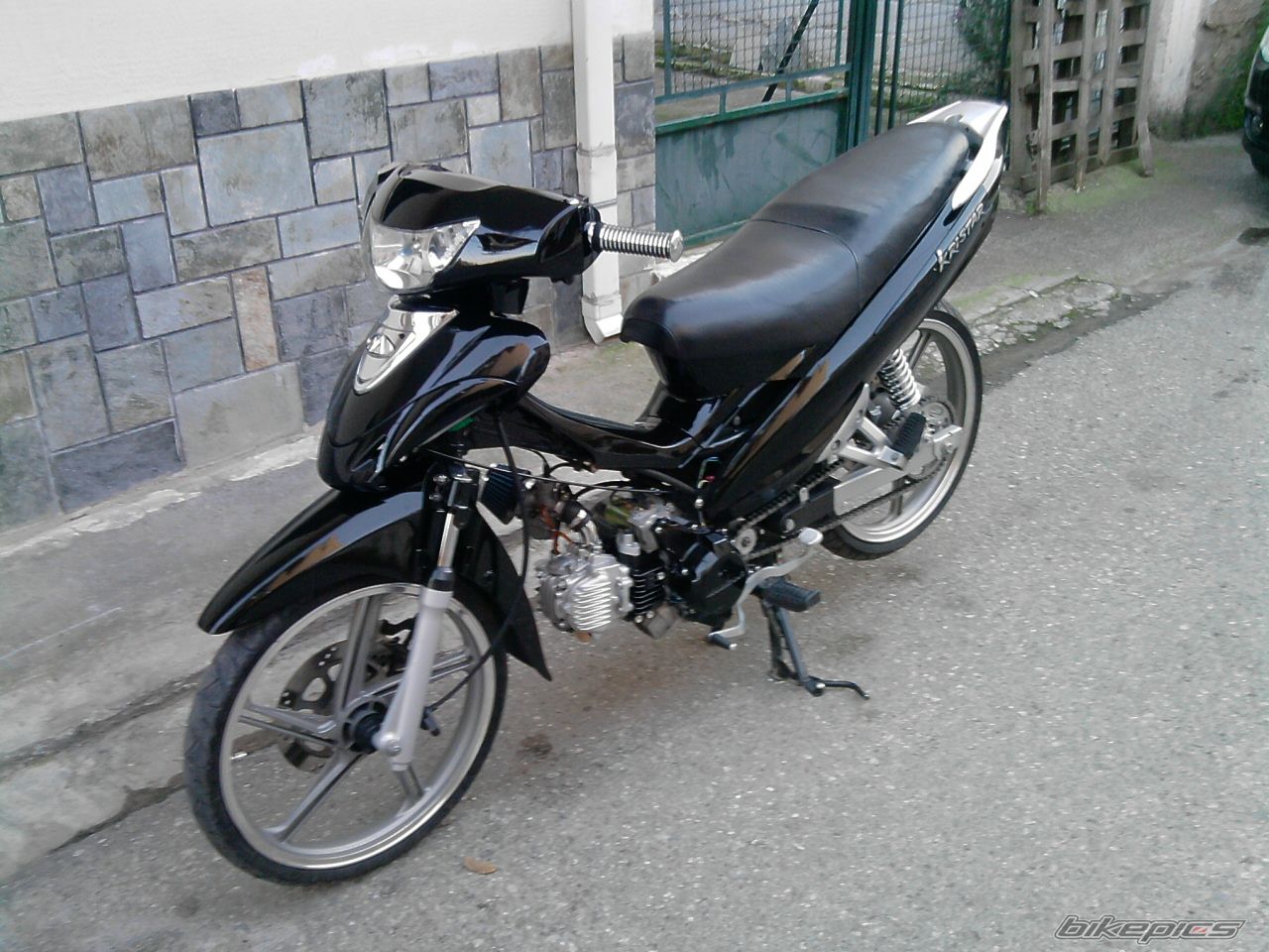 Photo 1877182