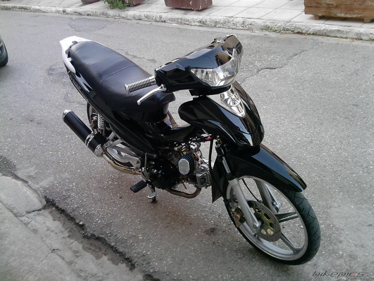 Photo 1877185