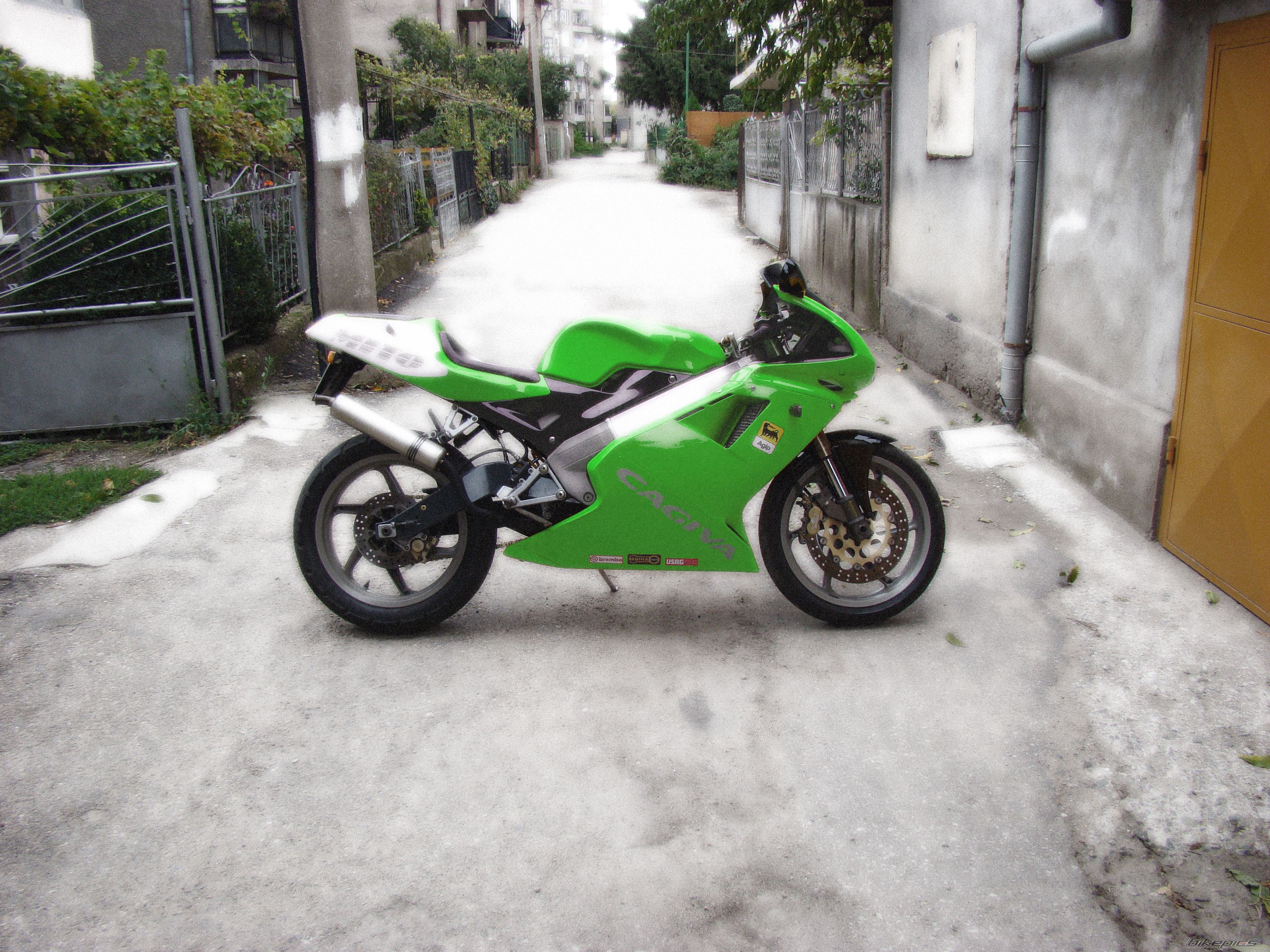 Photo 1877232