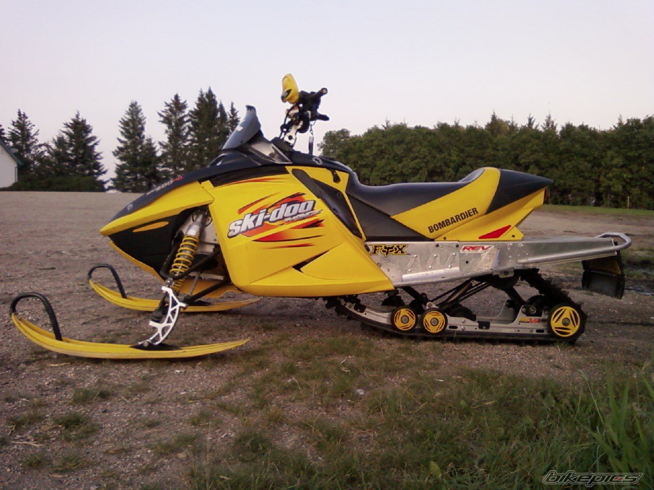 Photo 1877241