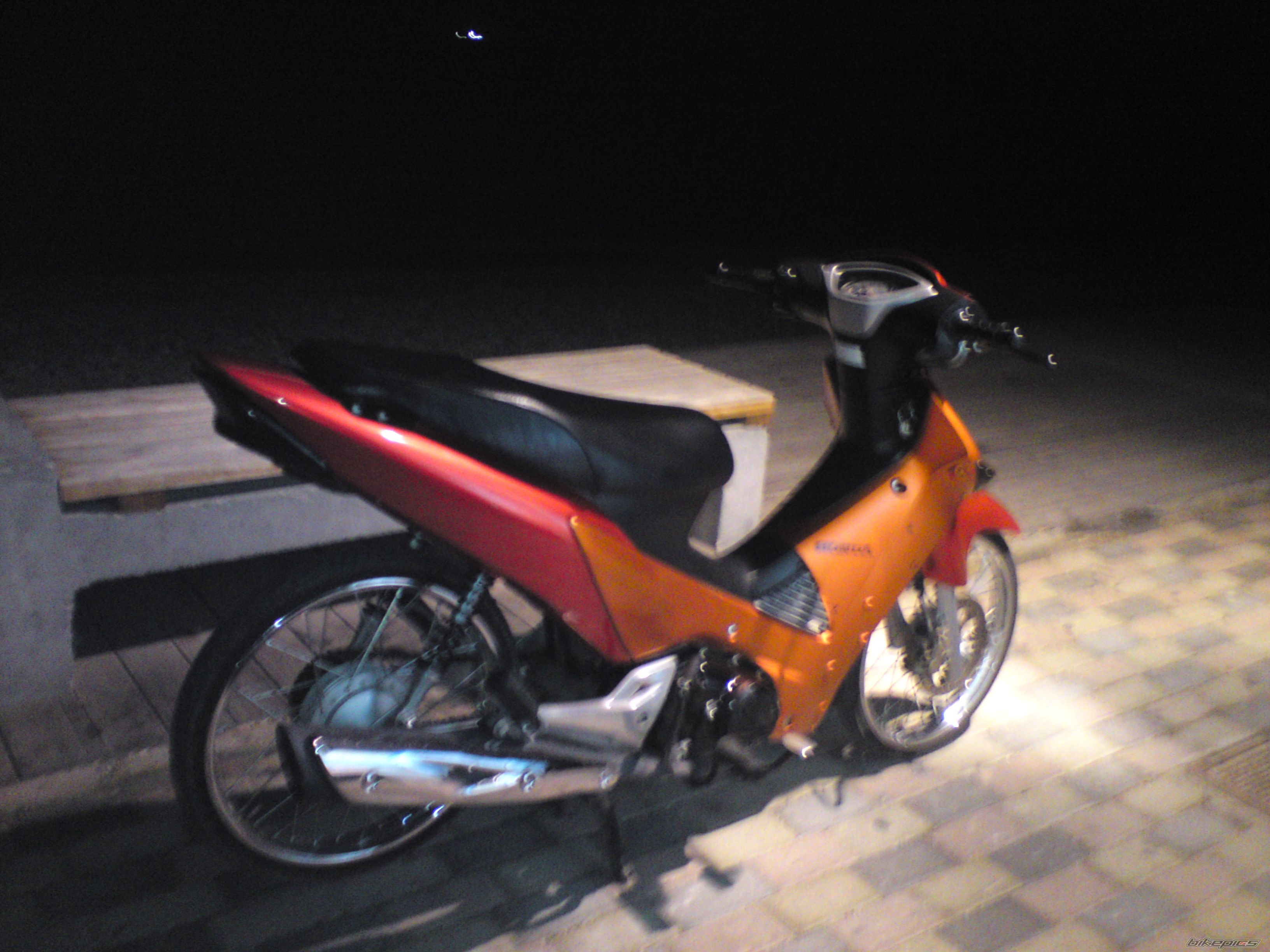 Photo 1877415