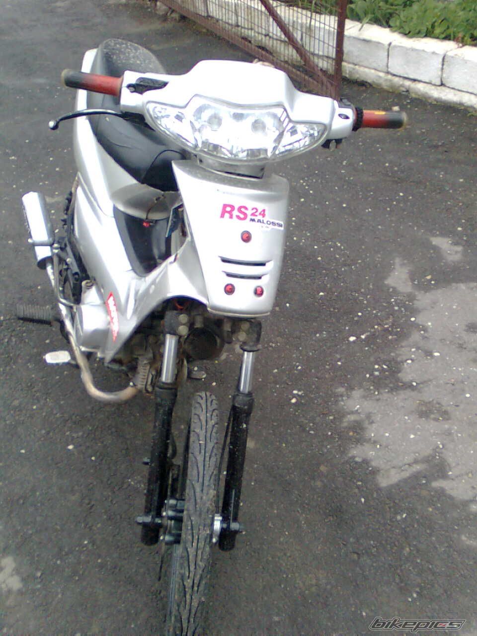 Photo 1877985