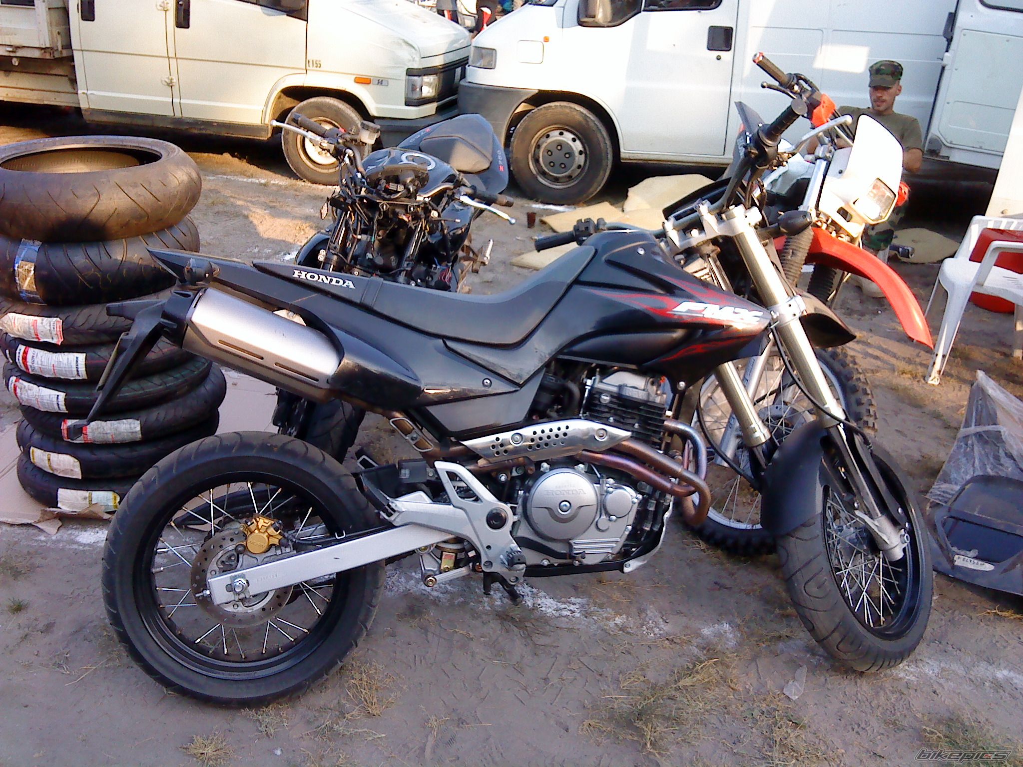 Photo 1878152