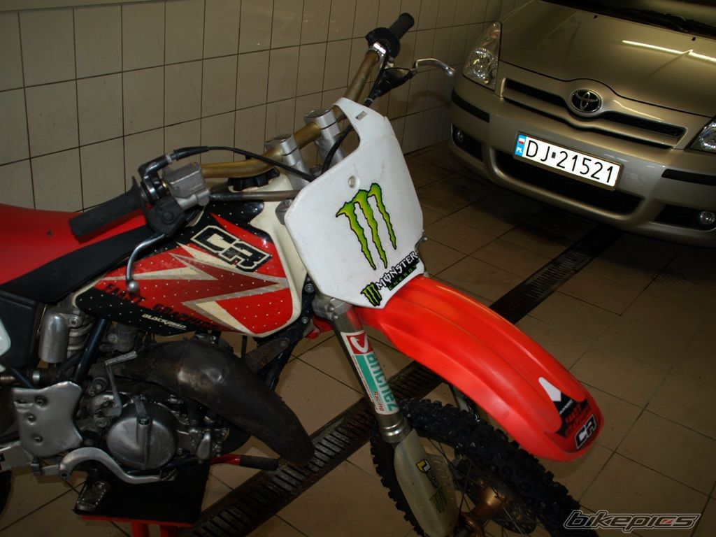 Photo 1878265