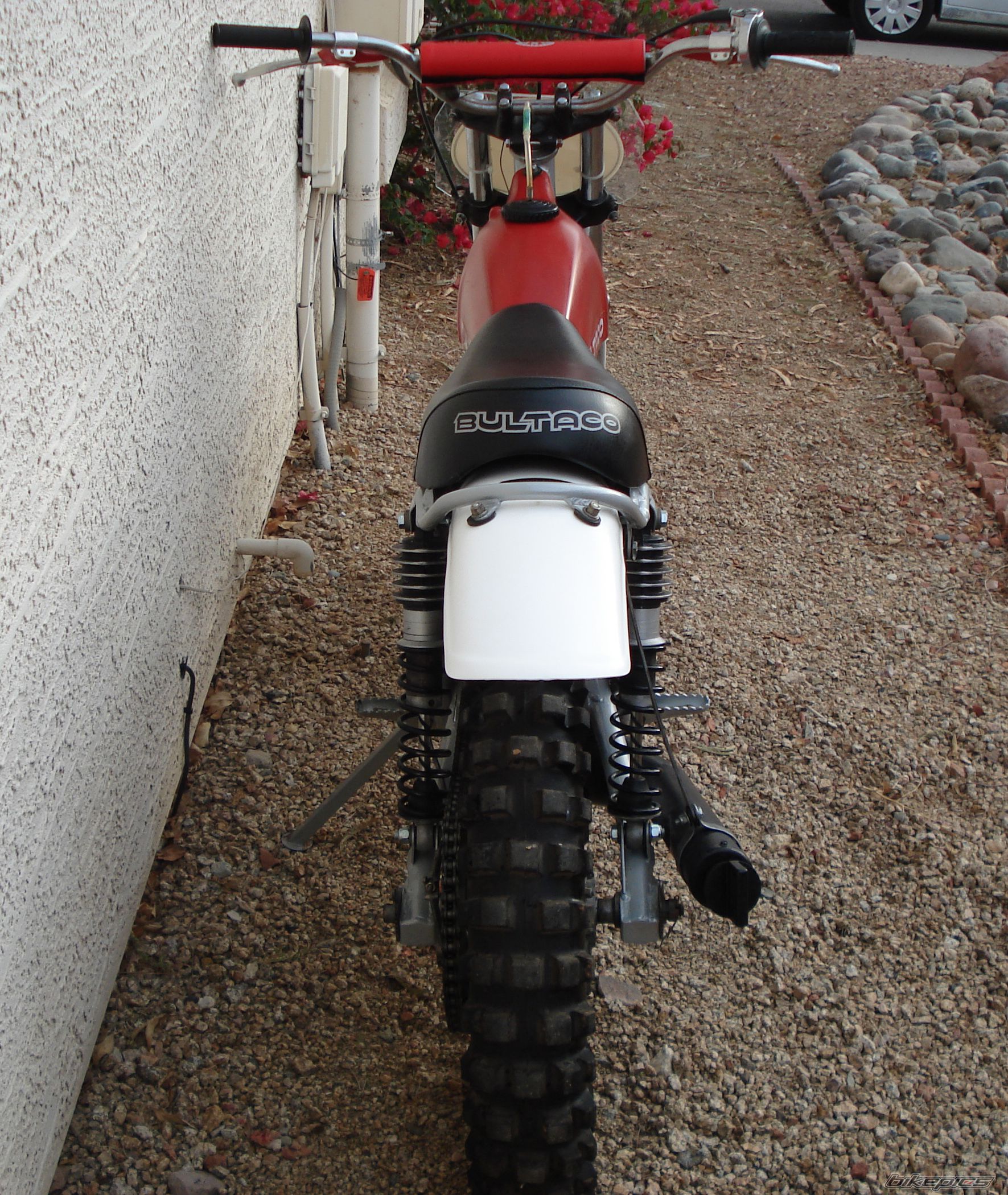 Photo 1878348