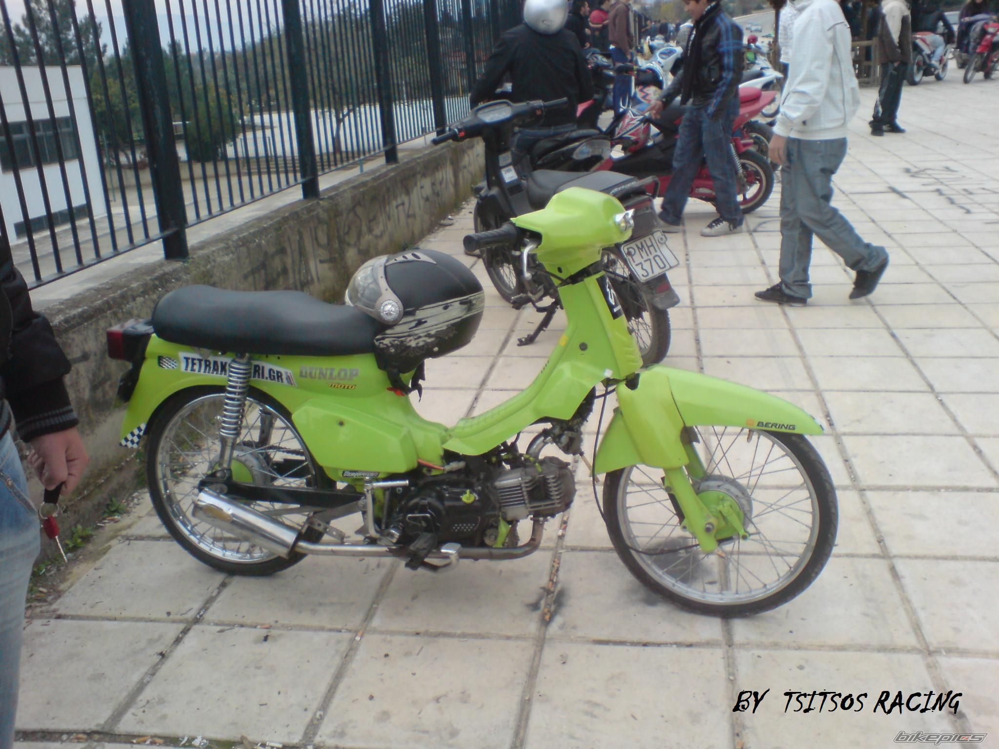 Photo 1878437