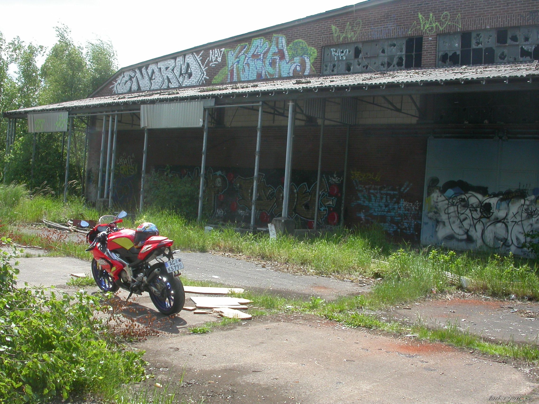 Photo 1878477