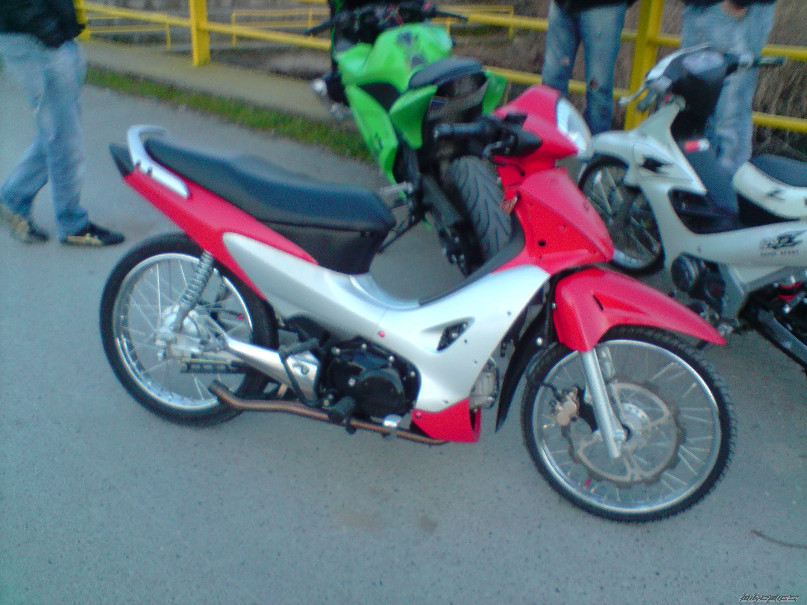 Photo 1878575