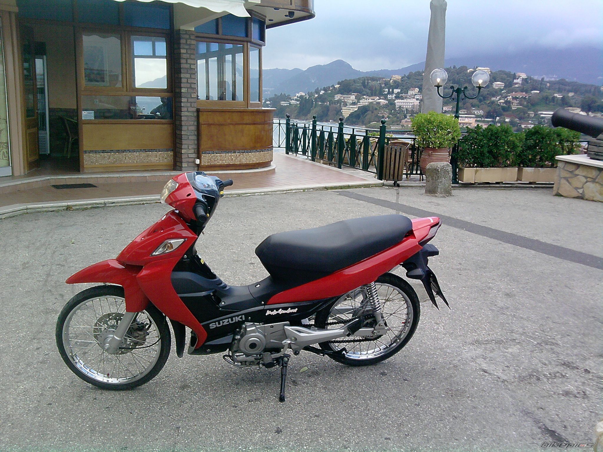 Photo 1878699