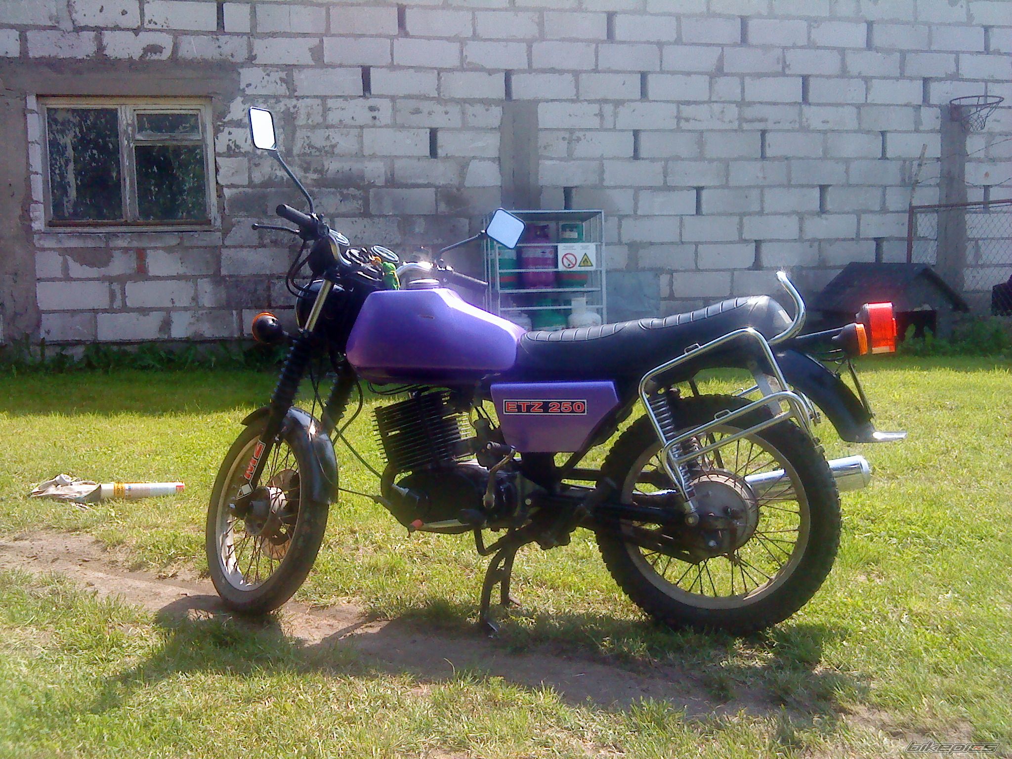 Photo 1878710