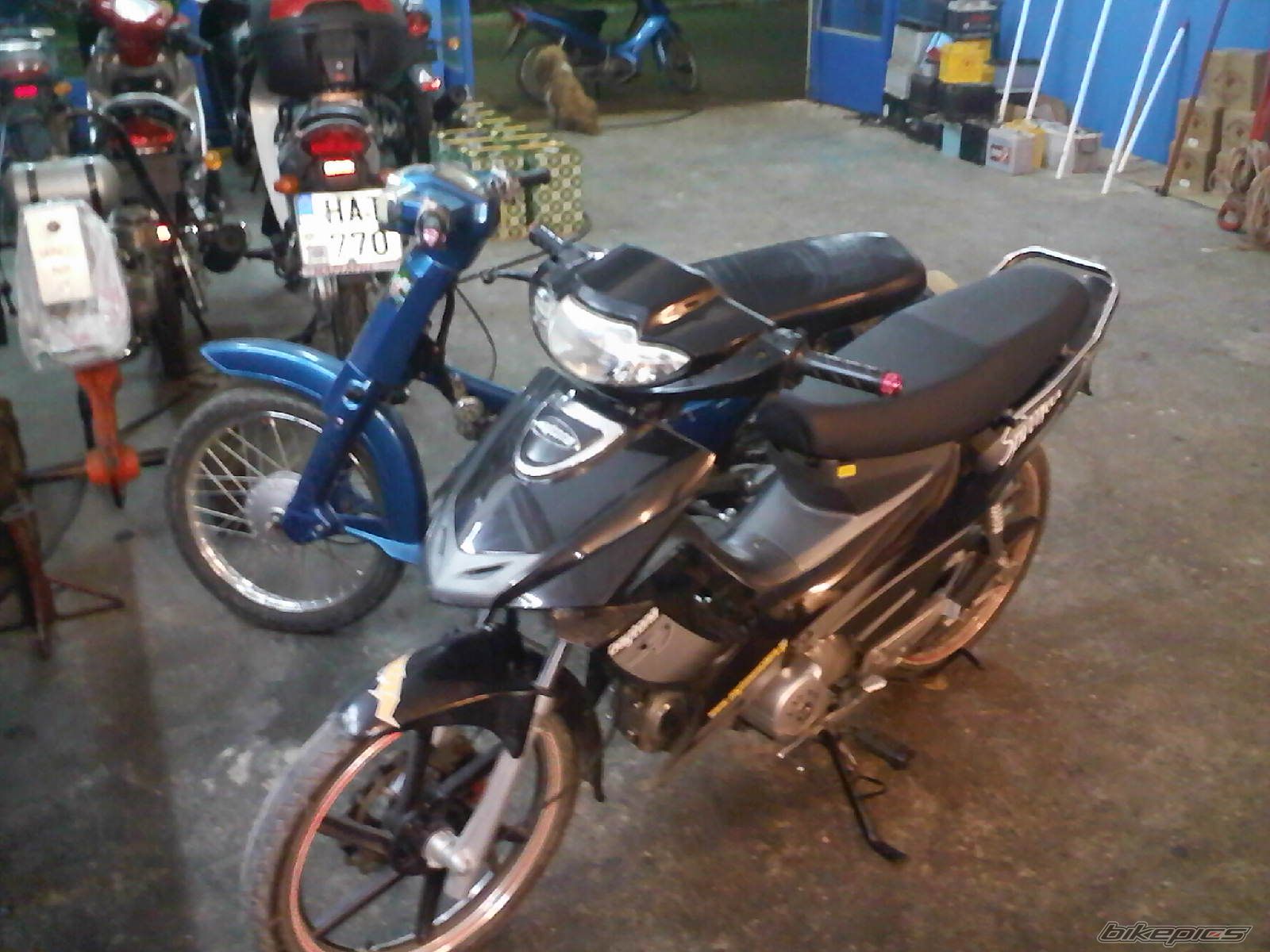 Photo 1878991