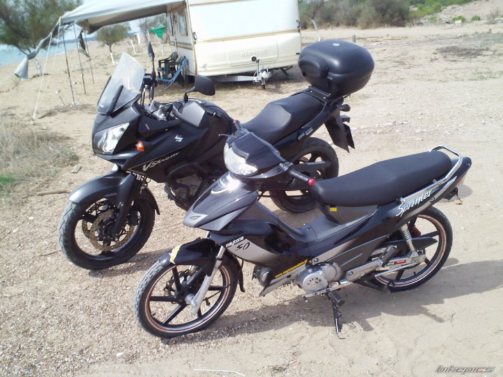 Photo 1878997