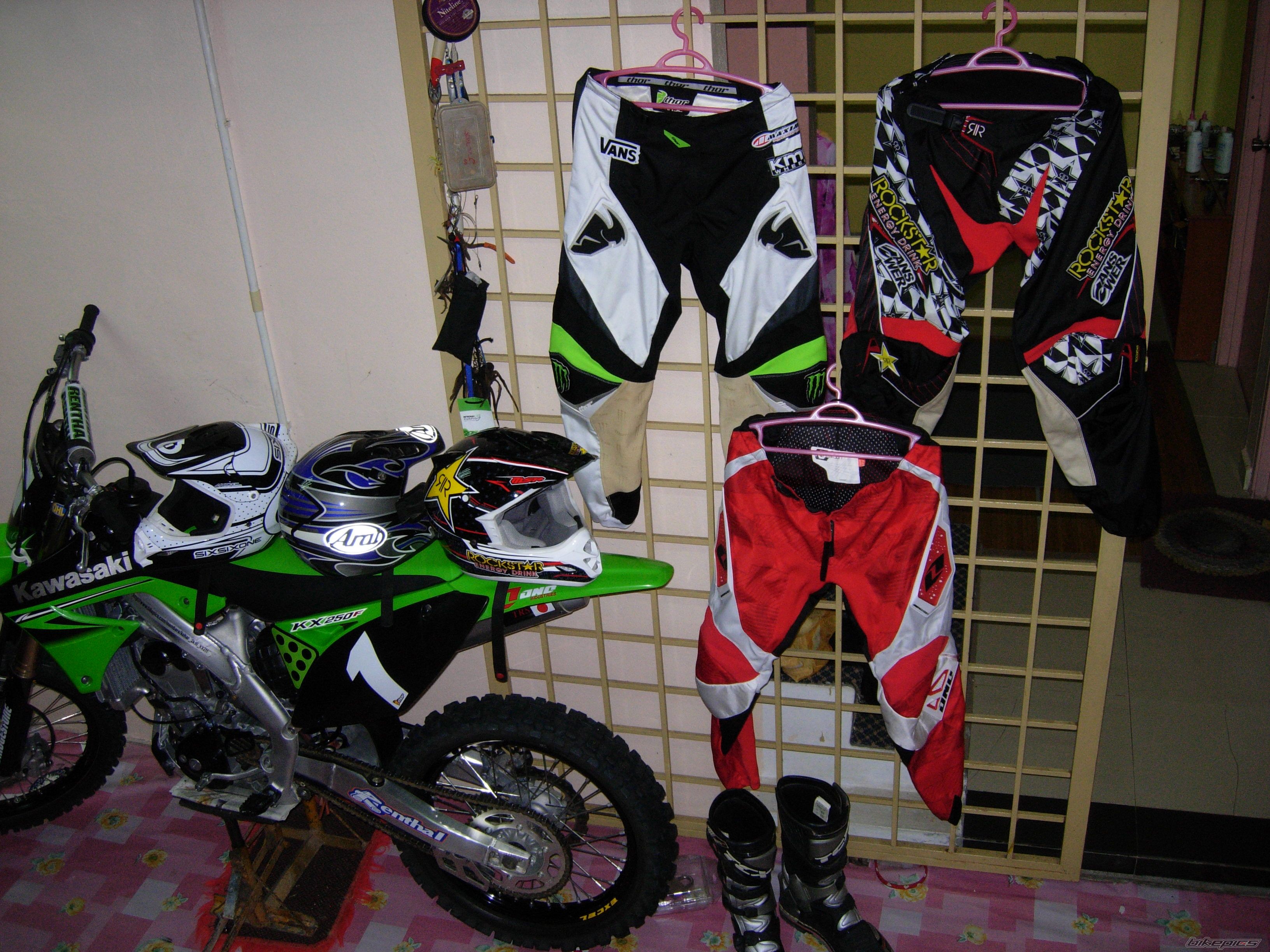 Photo 1879165