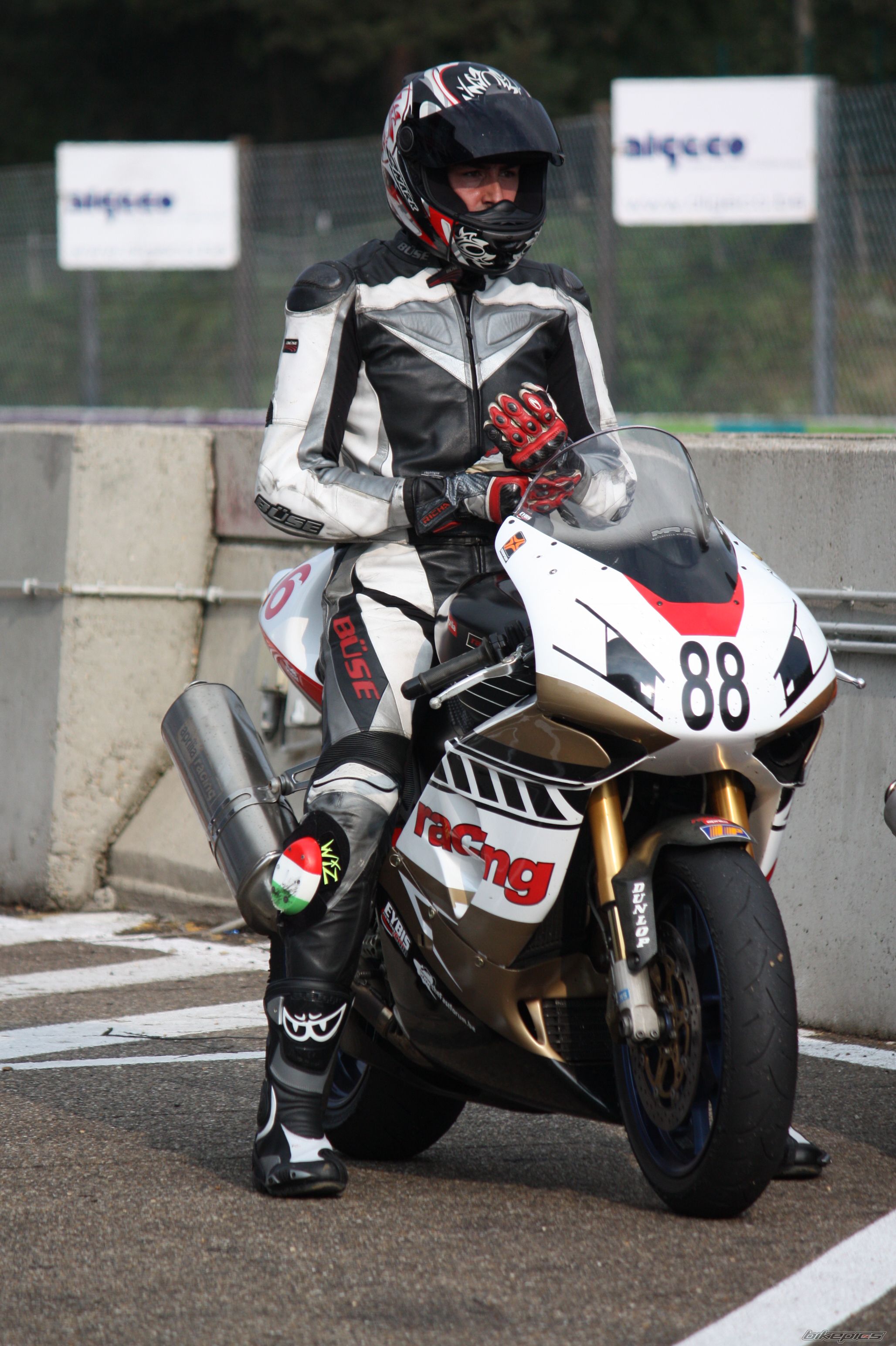 Bike Photo 1879390