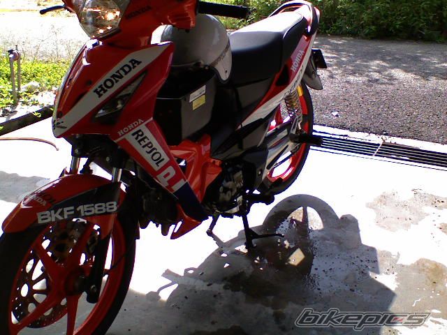 Photo 1880939