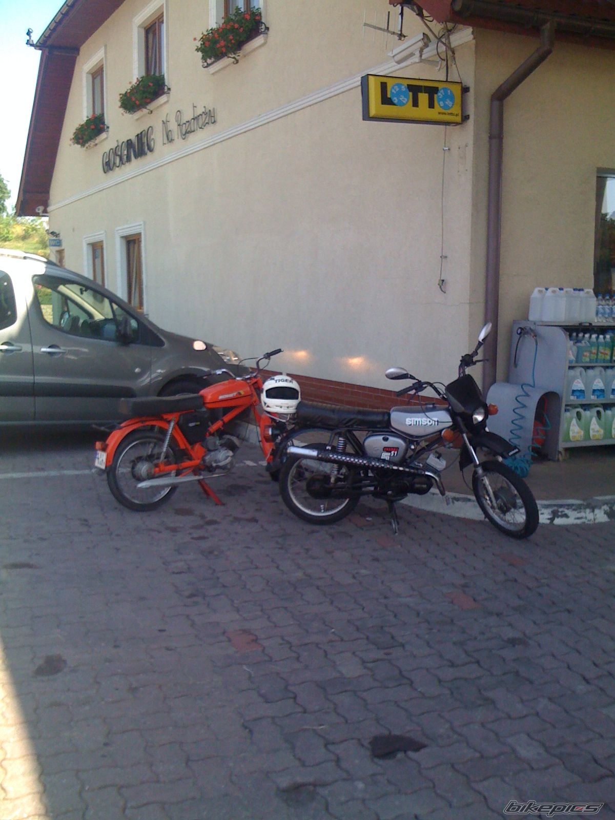 Photo 1881524