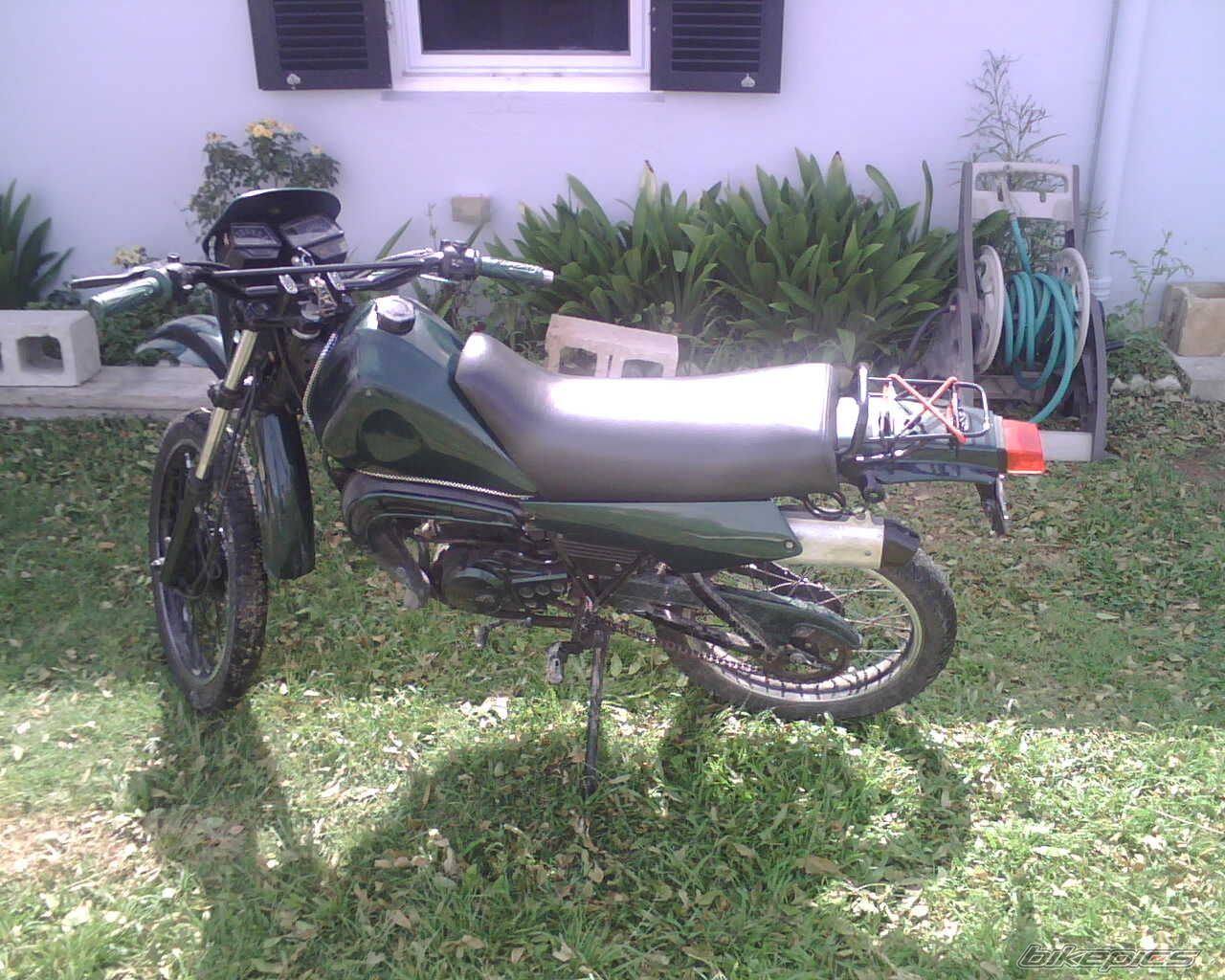 Photo 1882497