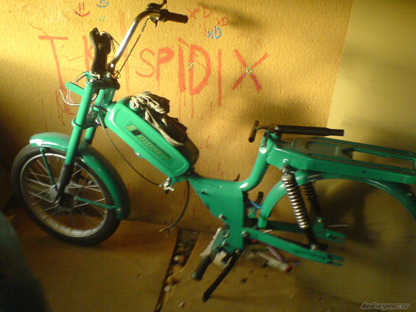 Photo 1882886