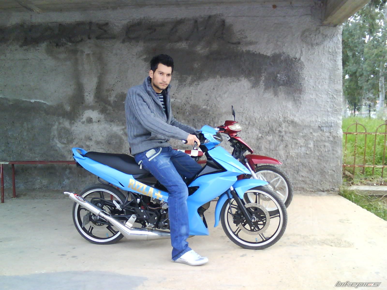 Photo 1882898