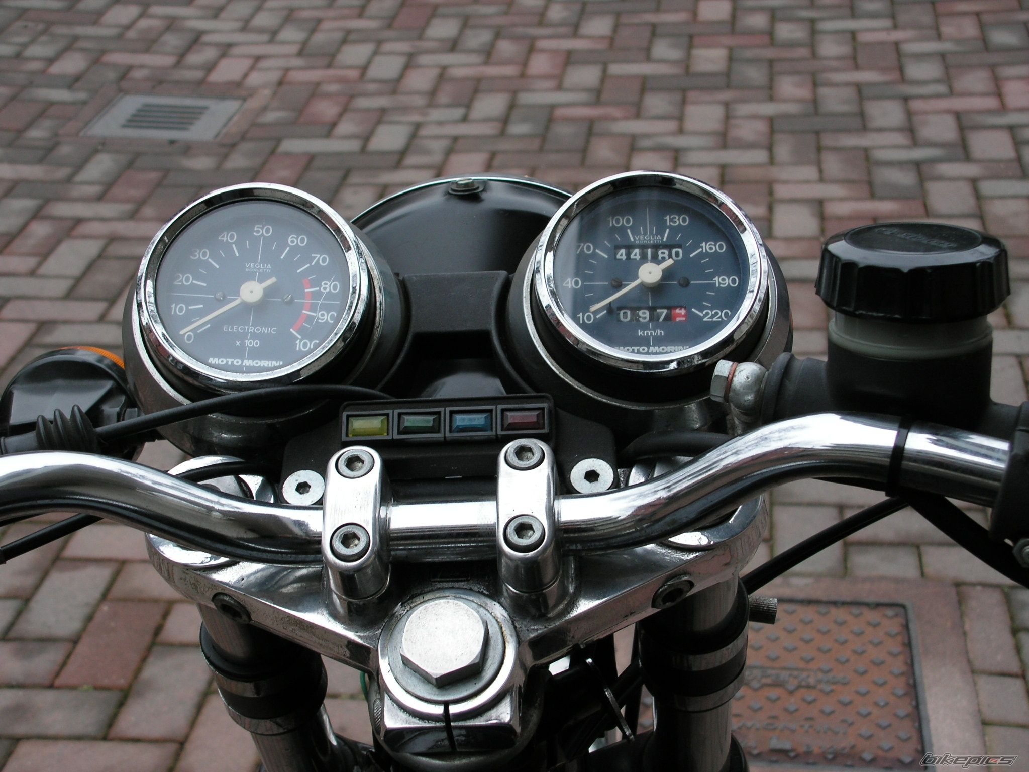 Bike Photo 1882976