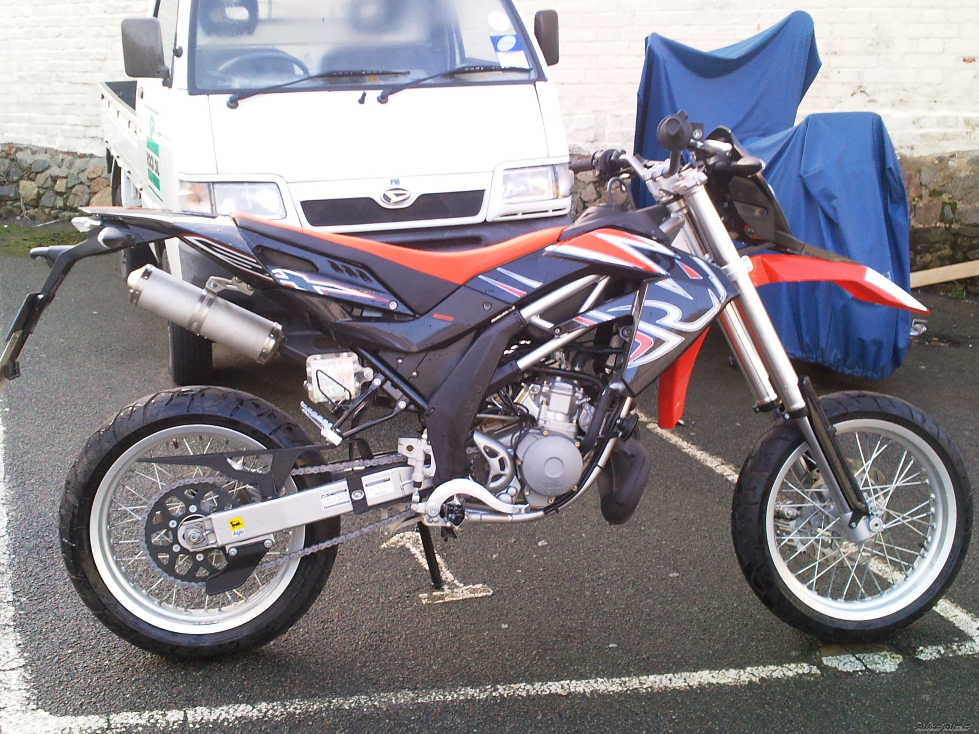 Photo 1883327