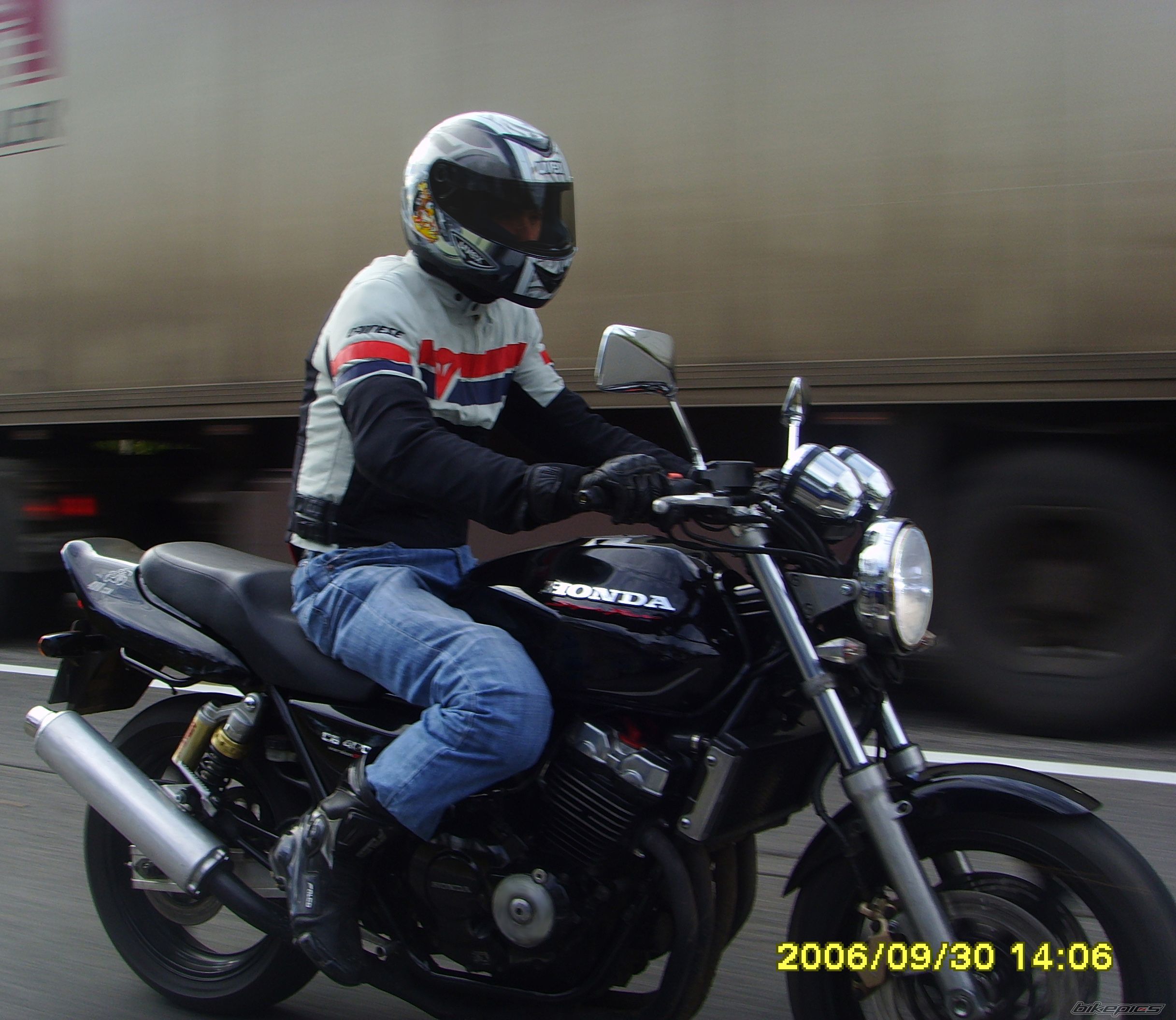 Photo 1884198