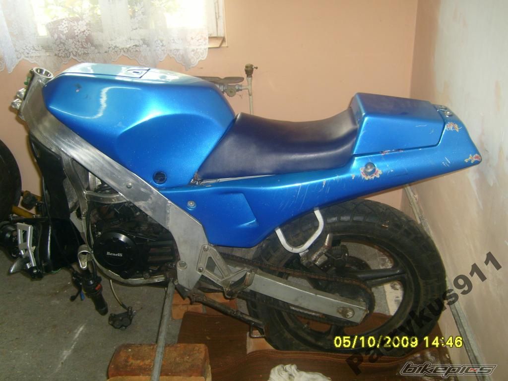 Photo 1884557