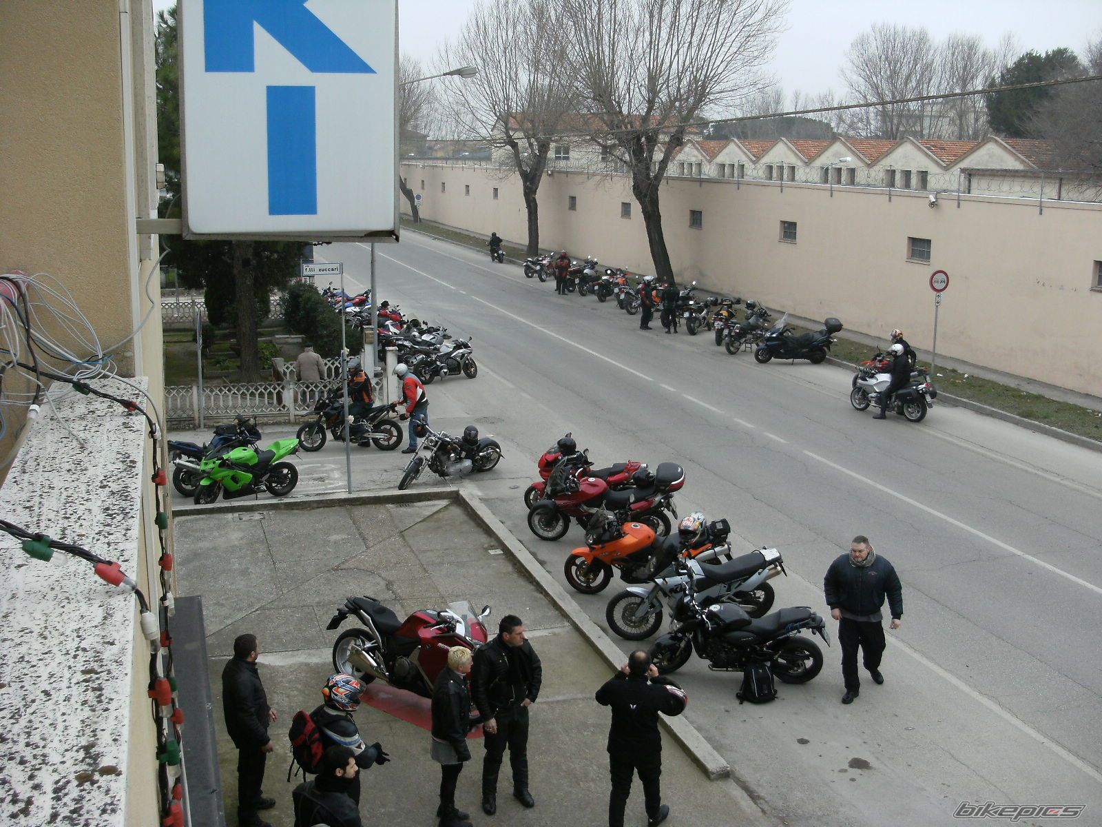 Photo 1884930