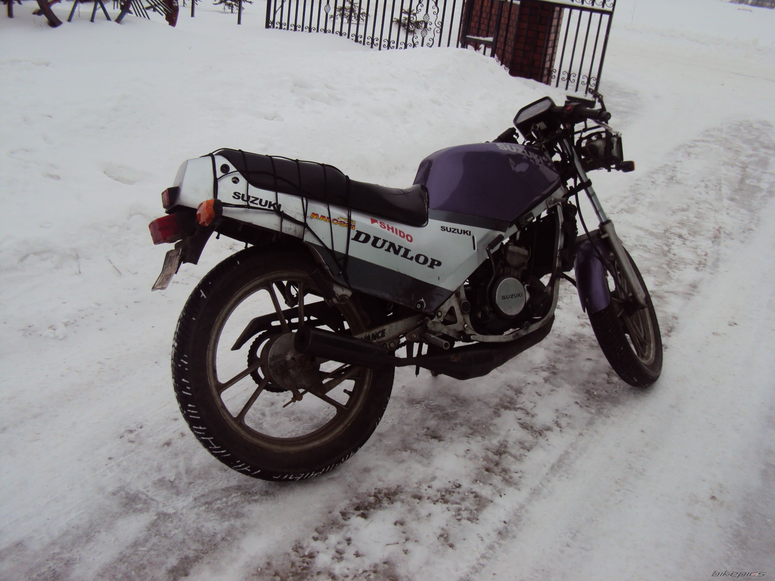 Photo 1886443