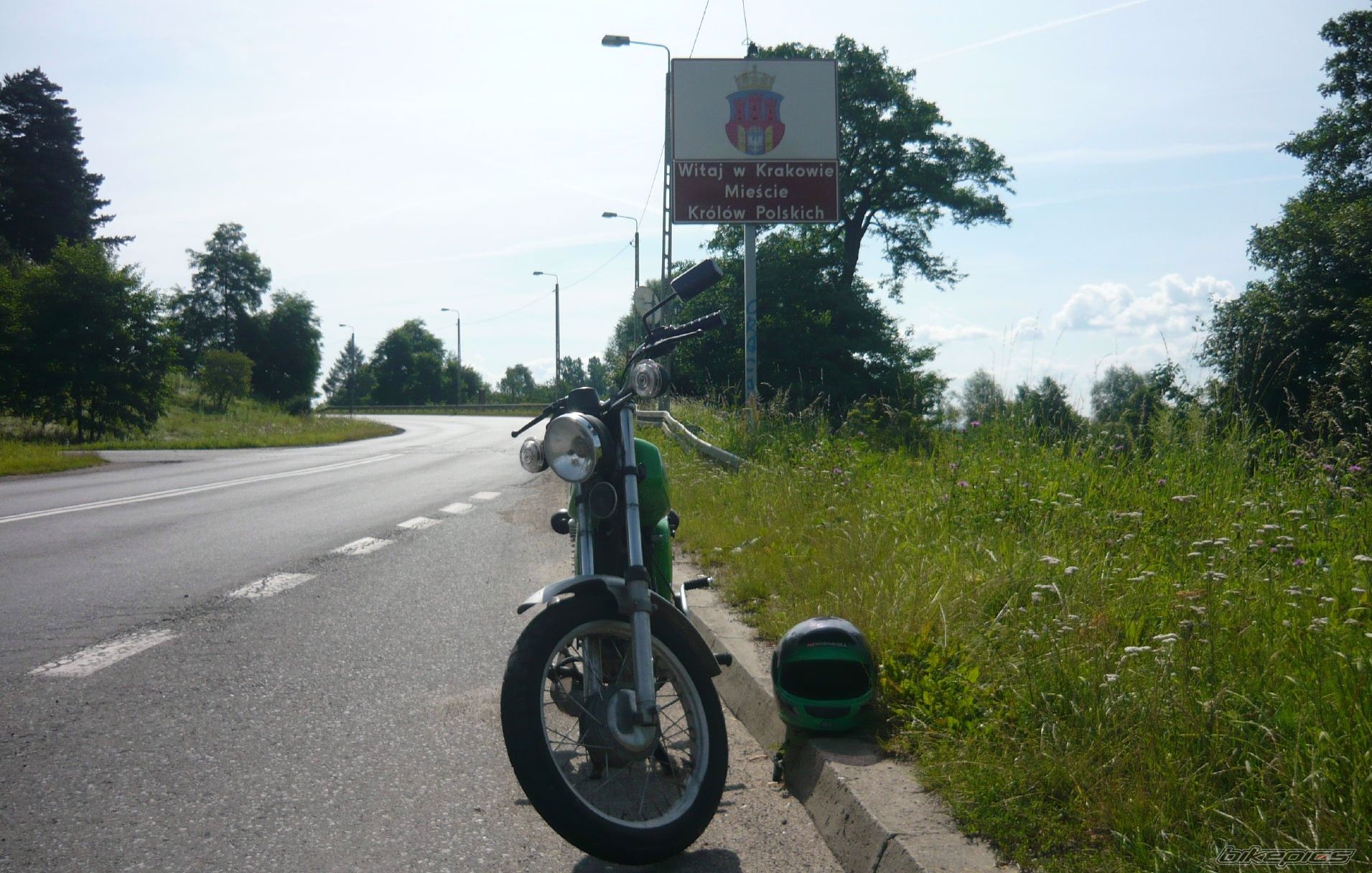 Bike Photo 1888359