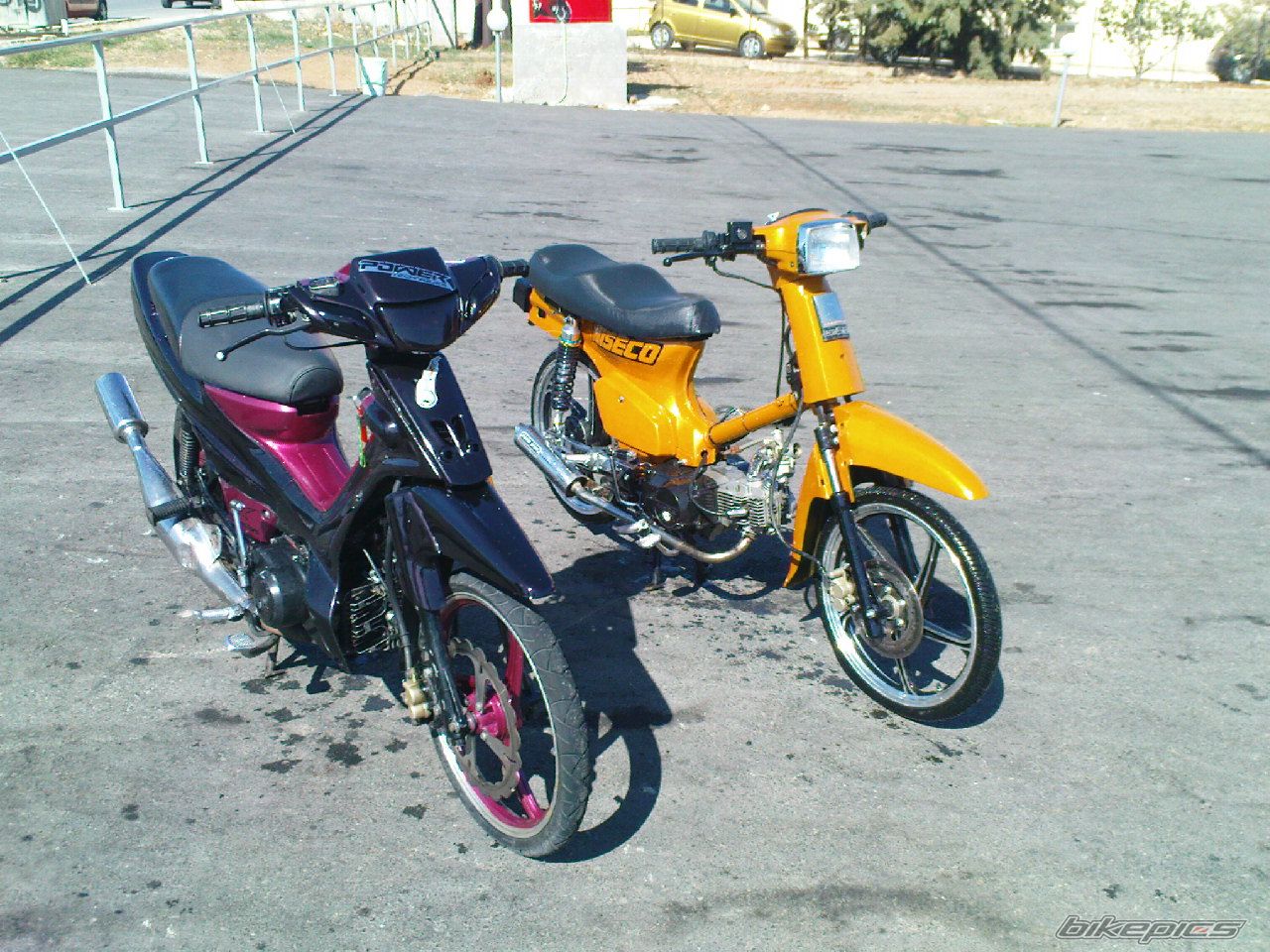 Photo 1890689