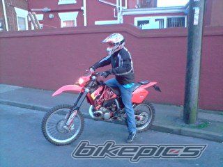 Photo 1893077