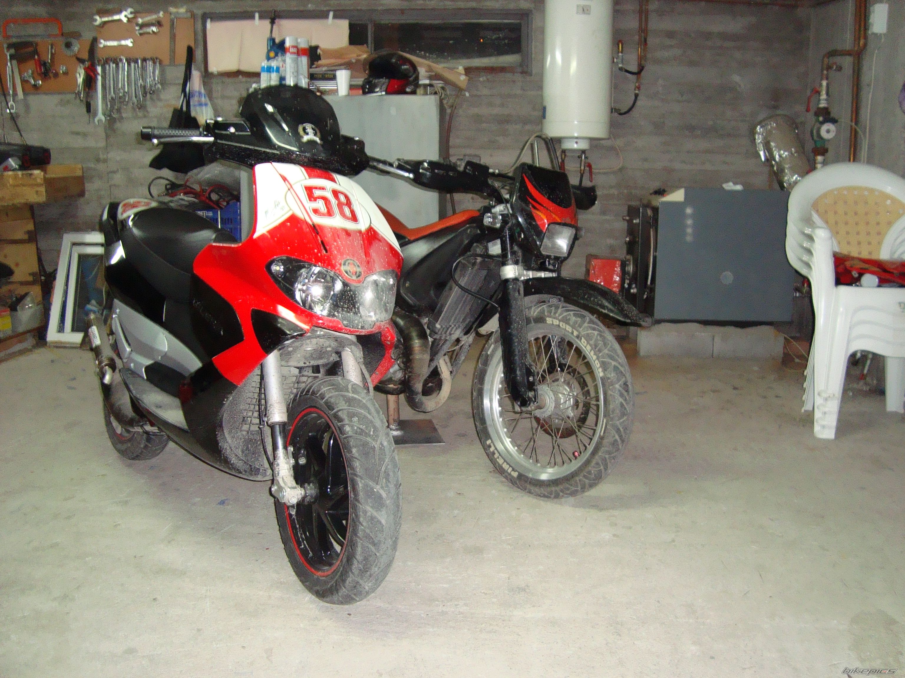 Photo 1893546