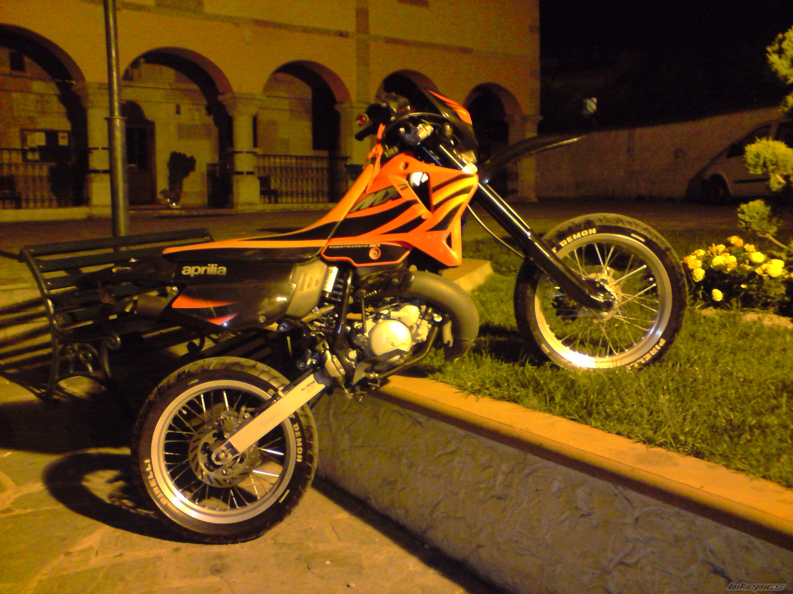 Photo 1893549